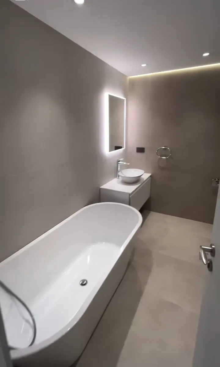 After: freestanding bath