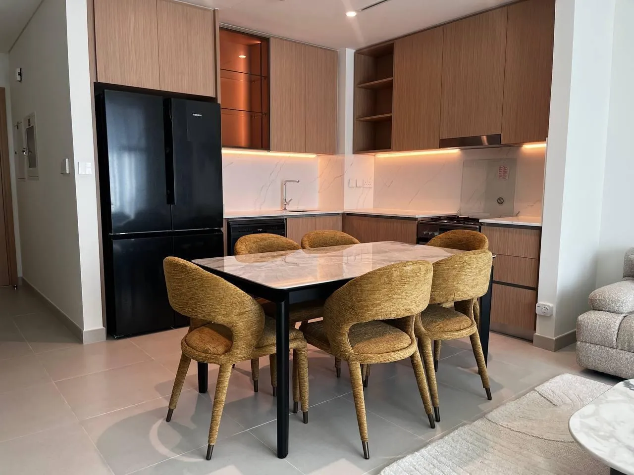 Kitchen and dining table